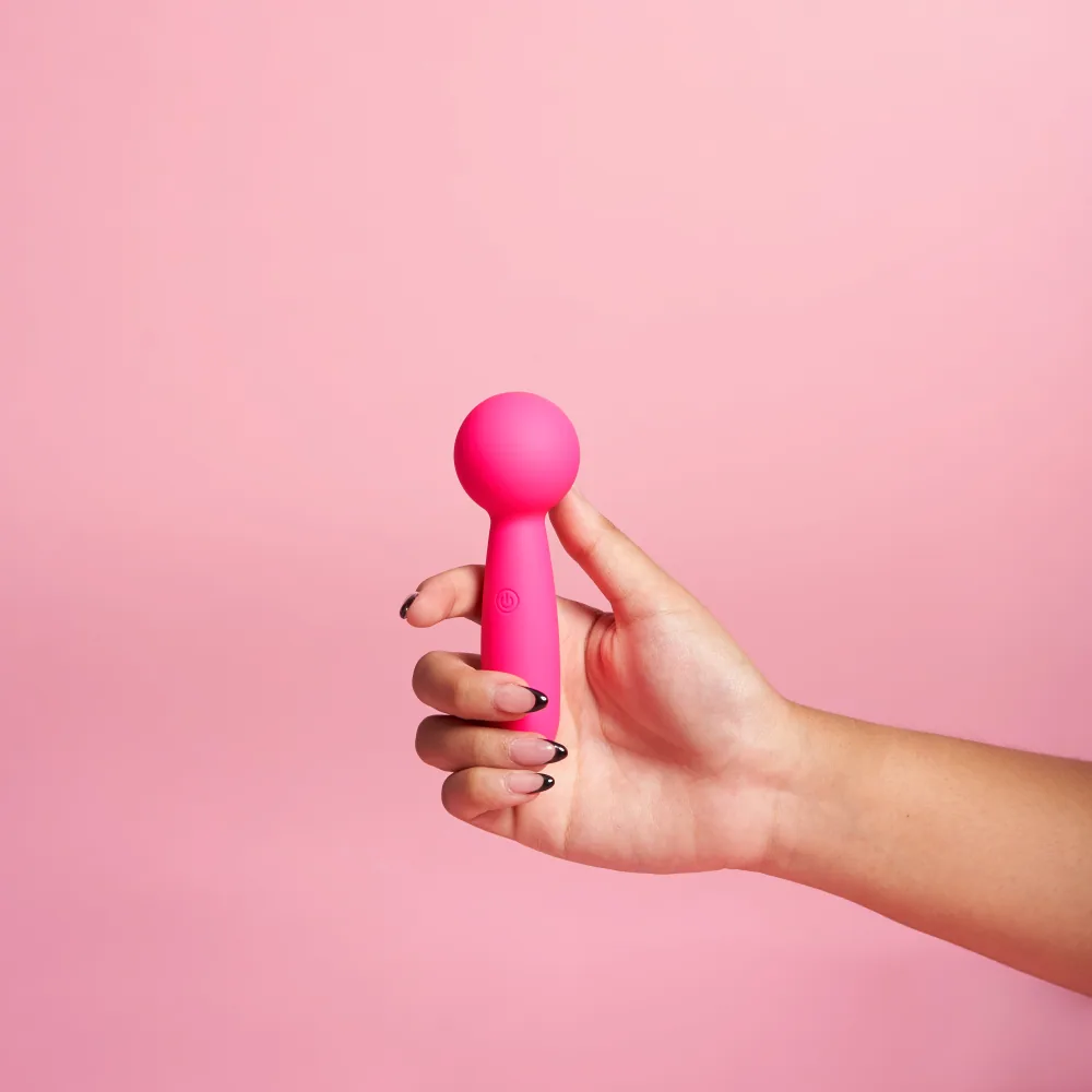 Lolly mini wand — in hand